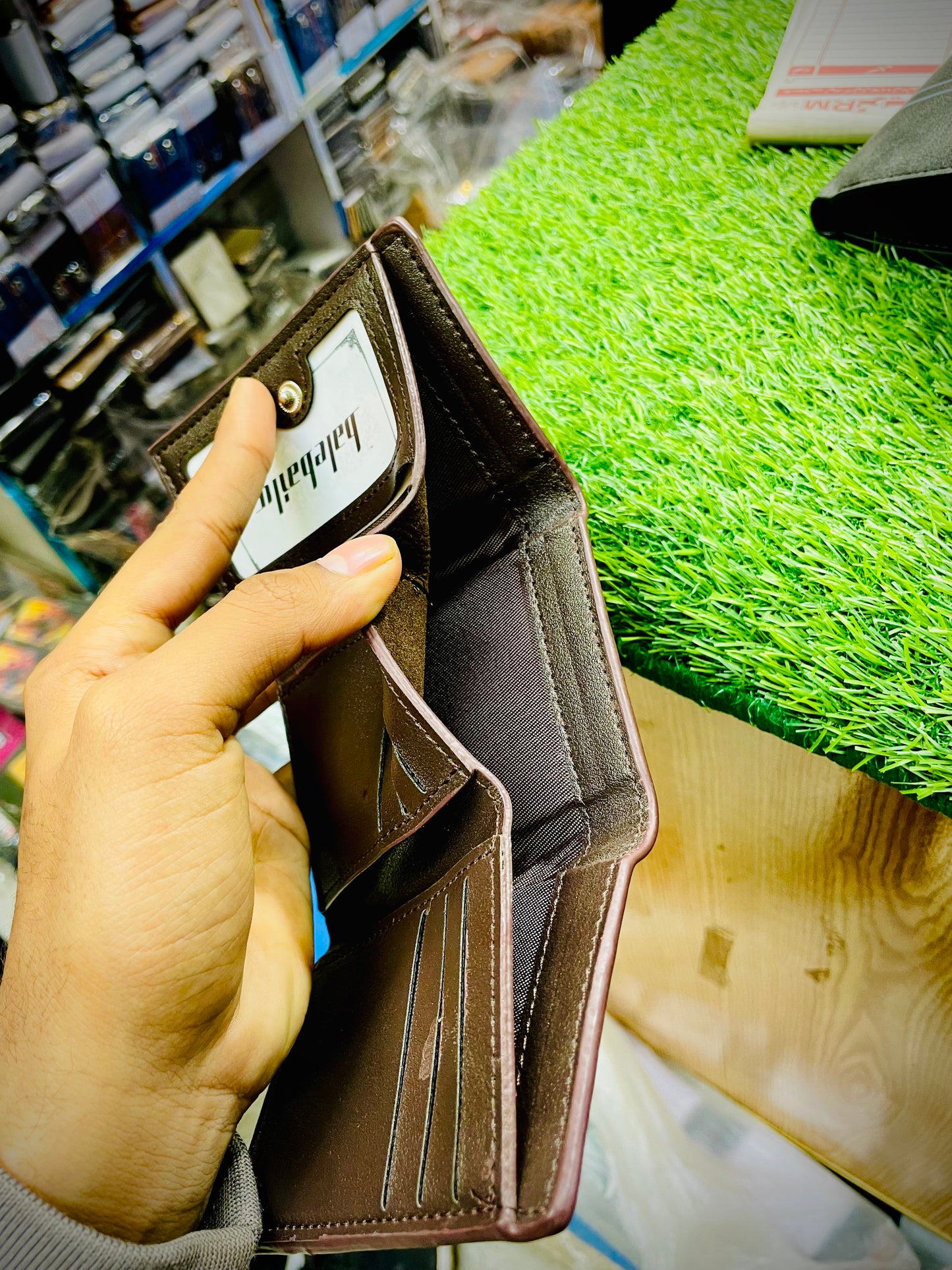 Elite Leather Bifold Wallet – Modern & Stylish