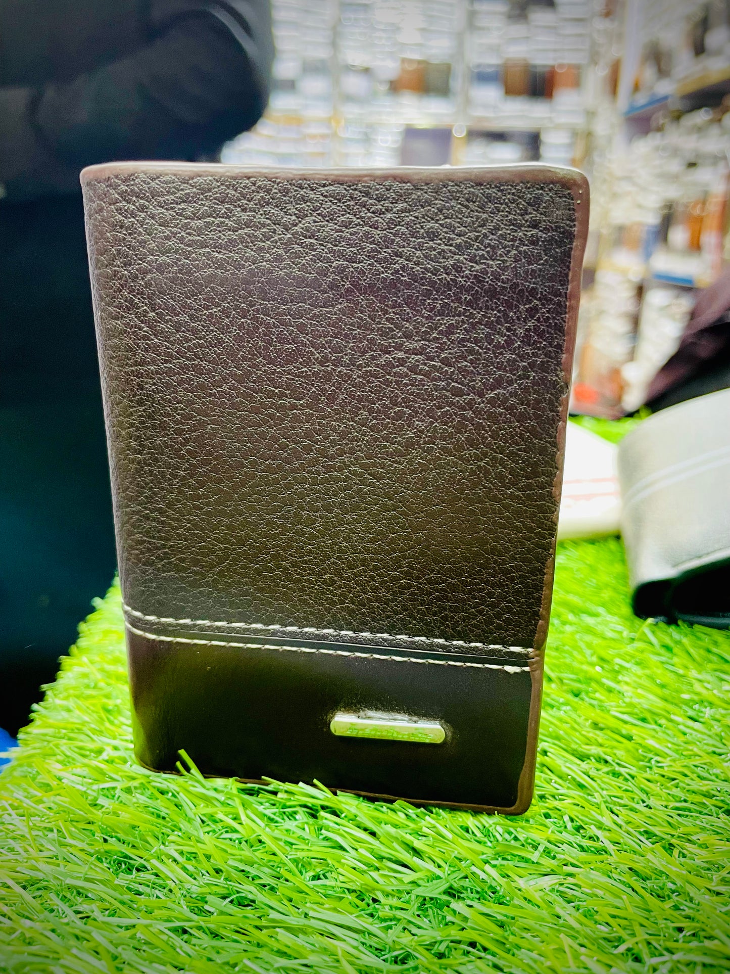 Elite Leather Bifold Wallet – Modern & Stylish